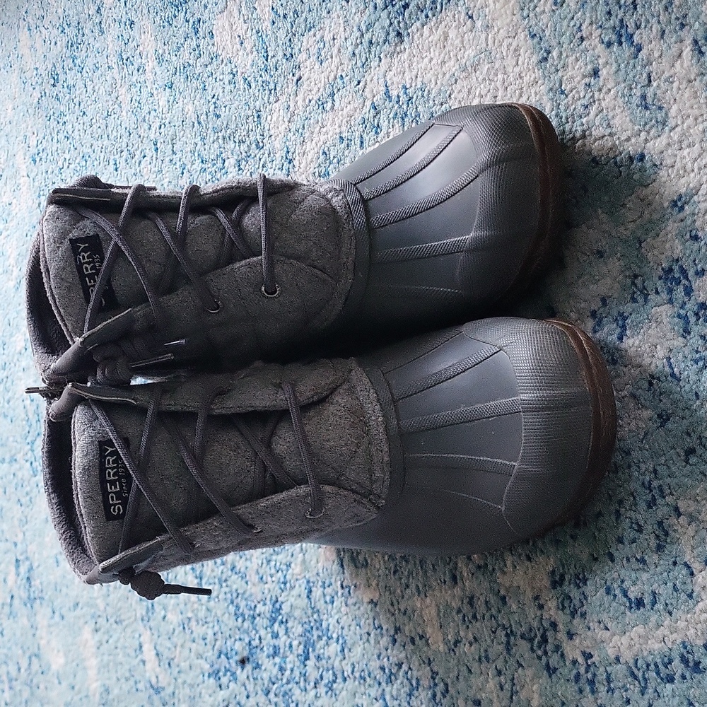 Grey Quilted Sperry Duck Boots Women's Size 8